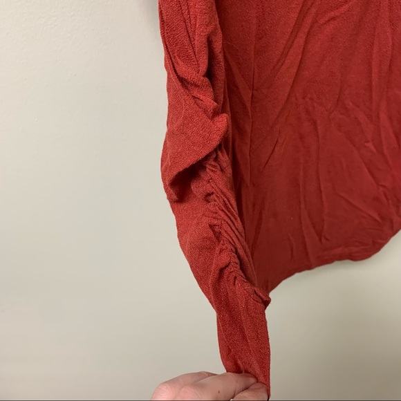 NWT Sweet‎ Wanderer Maternity Blouse with Cut out sleeves in Rust Size Large - Picture 7 of 7